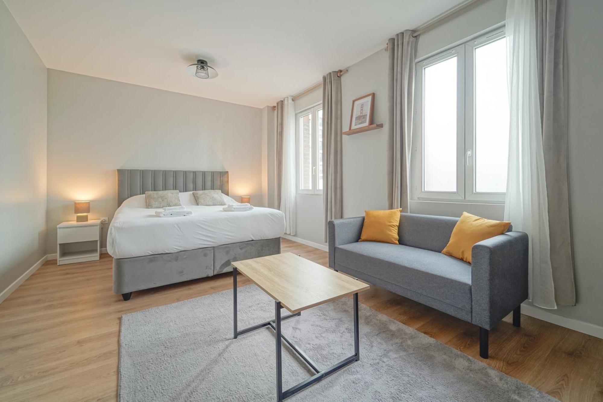 Отель Trianon Saint Ouen Экстерьер фото