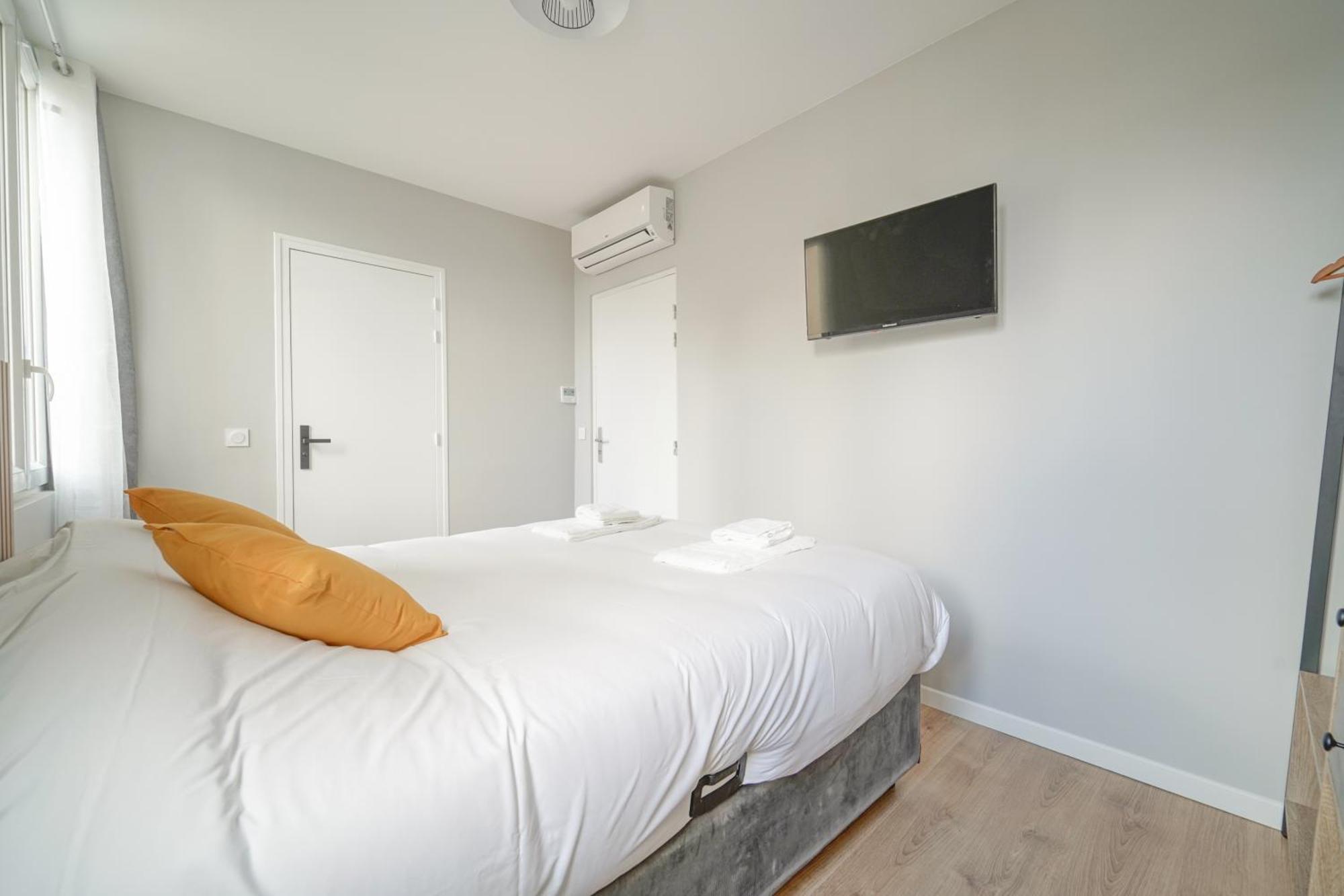 Отель Trianon Saint Ouen Экстерьер фото